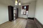 Apartament 2 camere,curte comuna/4 proprietari - 1