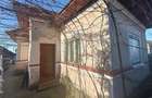 Casă cu 4 camere cu Teren 755 Mp în Tigveni - 1