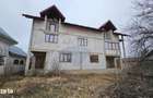 Casa / Vila cu 12 camere, teren intravilan de 2869mp in Siminicea, SV