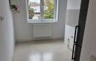 Vand apartament cu 3 camere si balcon, etaj 1, str.Aurel Vlaicu
