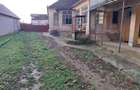 Casă cu 6 camere cu Teren 3000 Mp în Chesinț - 1