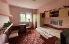 Se cauta 1 fata sau 2 fete pentru un apartament cu 4 camere 86 mp