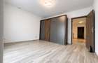 Doua case premium, intr-o zona linistita de langa padure
