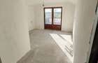 Casă cu 5 camere cu Teren 1644 Mp în Văcărești