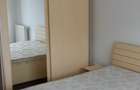 Proprietar 2 camere, balcon generos si parcare privata