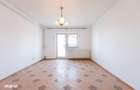 Apartament cu 3 camere de vanzare - 1