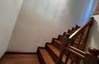 Casă cu 4 camere în Central - 1