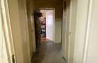 Vind apartament cu 3 camere, semidecomandat, situat central in Targu-Jiu, Str. M.C.Oancea - 5
