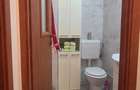 Urgent! Negociabil! Proprietar vand apartament 3 camere, 2 bai, 2 beciuri, balcon mare, 2 locuri de - 6