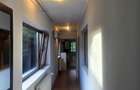 Inchiriez Casa singur in curte