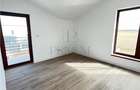 Giroc - Duplex despartit prin carport - 4 Camere - 2 Bai - Zona buna