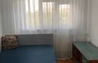 Ofer spre închiriere apartamentul cu trei camere în Drumul Taberei la Favorit - 2