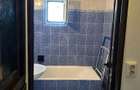 Proprietar vand apartament 2 camere decomandat, situat in Micro 17.