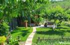 Apartament 2 camere ?i teren