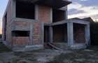 Casă la roșu, 520 mp utili, teren 1.585 mp Strejnicu - 2