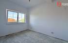 Comision 0% Duplex de vanzare, 5 camere despartit prin garaj - Mosnita Veche