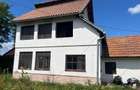 Proprietate UNICA: Casa la rosu cu teren mare si acces la rau - 11