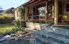 Loc. Hideaga casa dispusa pe parter, suprafata 193 mp + anexa 103 mp, teren 23 ari