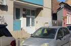 Vand apartament cu 3 camere zona centrala.