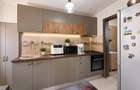 Casa solida, teren 919mp, 2 accesuri, configuratie si pentru 2 familii, Sanpetru - 6