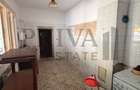 Casa individuala, 8 camere, 2 bucatarii, 2 bai, centrala, Fratelia