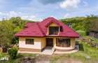 Casa 3 camere, curte 1000mp