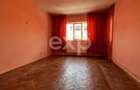 Apartament 3 camere dec 2 bai etajul 3 central Gaesti - 18