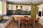 Casa duplex 180 mp in complexul Satul American, curte proprie