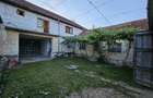 Casa cu 6 camere ?i curte, 2000 mp teren