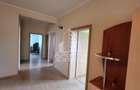 Casa individuala cu 7 camere si garaj,Dumbravita