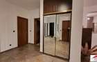 Apartament cu 3 camere semicentral etaj 1 cu parcare