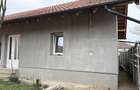 Casă cu 2 camere cu Teren 17000 Mp în Central - 1