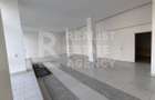 De inchiriat Spa?iu Comercial, vitrina Imensa, comision chiria? 0% - 5