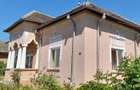 Casă mobilată + 3.000 mp teren | 55 m front | 1 km de Dunăre Rast, Dolj