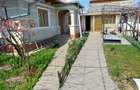 Casa individuala cu anexe de vanzare in Roman, zona lini?tita - 1