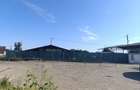 Vand sau inchiriez teren+hala 3200mp aproape de strada Focsani (Chercea)pret 155000 - 2