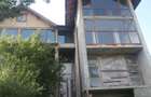 Casa de vanzare, 9 camere, zona lini?tita Parscov - 1