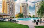 2 camere mobilat, vedere la piscină, cu parcare inclusă - 1