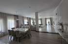 Vila de vanzare, 380 mp, zona Reghin