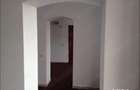 Inchiriez apartament in vila
