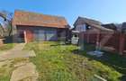 Casa din caramida, 4 camere, ?ura ?i curte mare S - 3