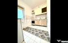 Studio Mall Vitan bloc 2001 53 mp - 2