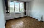Apartament 2 camere, decomandat, etaj 3, zona Centrala - 2