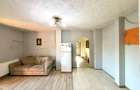 Apartament 3 camere 70 mp etaj 1 cartier Bradet izolat termic interior