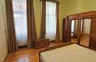 Vand apartament de 2 camere la casa,situat central- Str.Andrei Saguna - 16