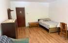 Inchiriez o camera intr-un apartament cu 3 camere - 5