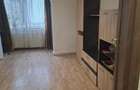 vand apartament cu 3 camere zona Dambu Pietros
