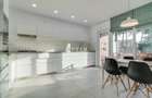 NOU!Vila NEMOBILATA,7 camere, PISCINA,curte 100mp! - 1