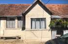 Doua case intr-o curte, teren 3700 mp, zona Supuru de Sus