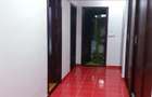 Inchiriez apartament 3 camere, decomandat - 1